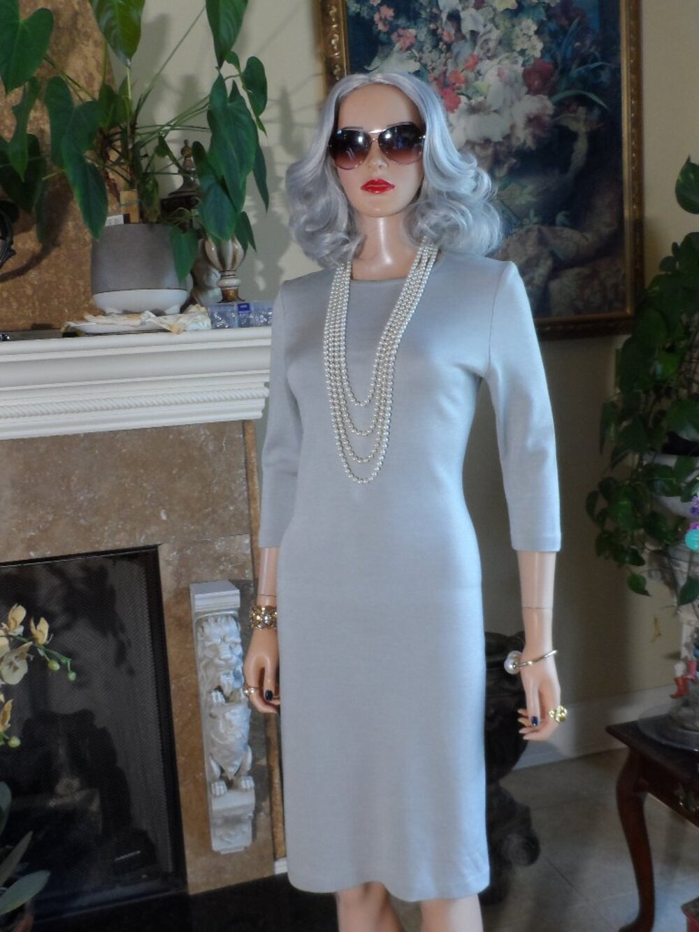 New St. John Light Gray Knit Sheath Dress Size 6